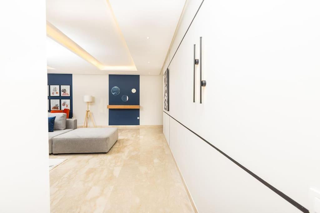 Apartmán Modern 2Br Retreat In Marina Sale Luxury Living Hajja Exteriér fotografie