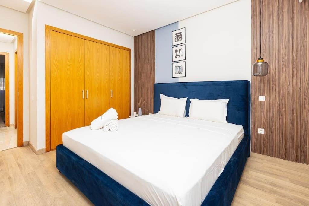 Apartmán Modern 2Br Retreat In Marina Sale Luxury Living Hajja Exteriér fotografie