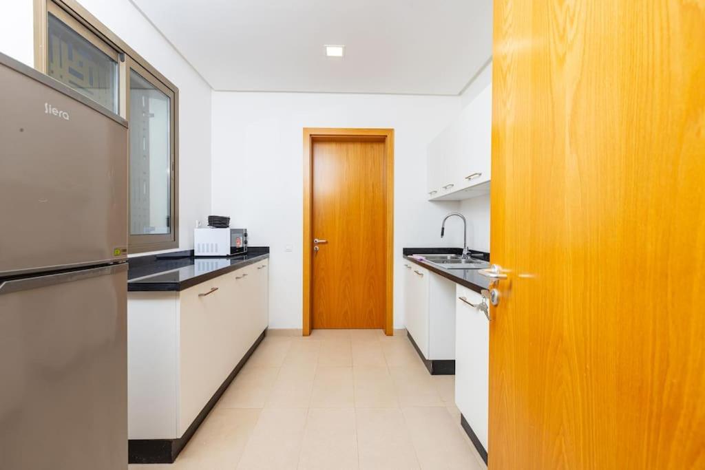 Apartmán Modern 2Br Retreat In Marina Sale Luxury Living Hajja Exteriér fotografie