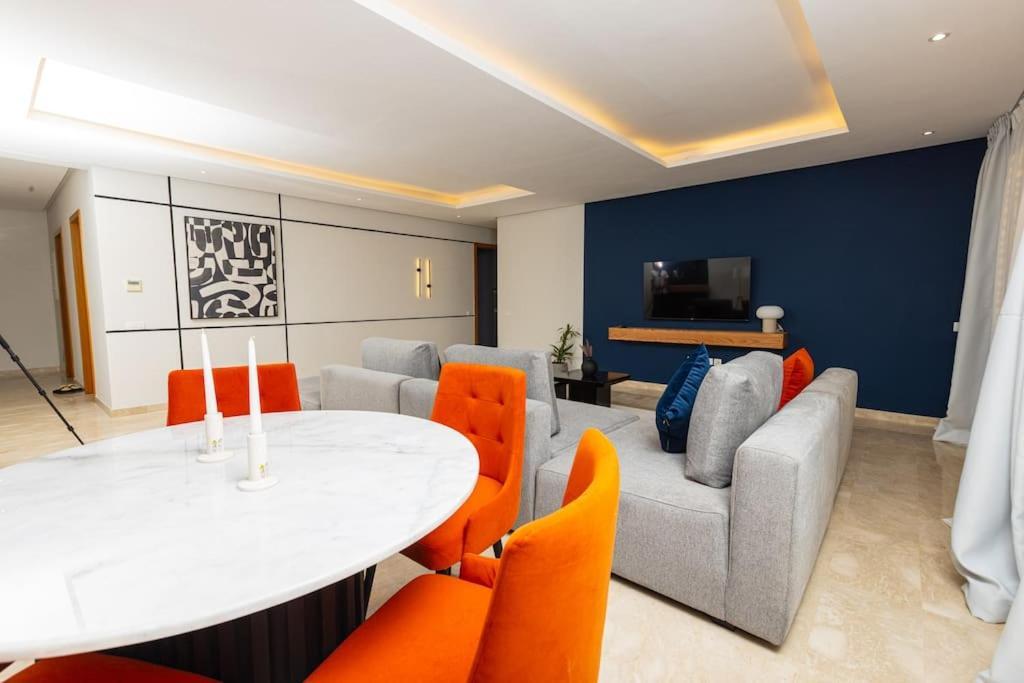 Apartmán Modern 2Br Retreat In Marina Sale Luxury Living Hajja Exteriér fotografie