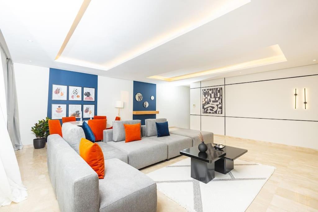 Apartmán Modern 2Br Retreat In Marina Sale Luxury Living Hajja Exteriér fotografie